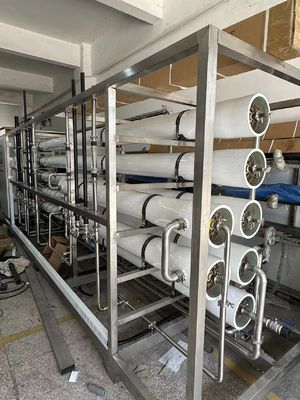 Giá tốt. Hệ thống RO công nghiệp 5 giai đoạn 500-1000 M3 mỗi ngày 98% Tỷ lệ từ chối 150-300 Psi trực tuyến