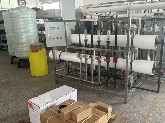 Giá tốt. 5000 ppm Thép không gỉ / PVC Hệ thống thẩm thấu ngược thương mại cho nước đô thị hoặc giếng trực tuyến