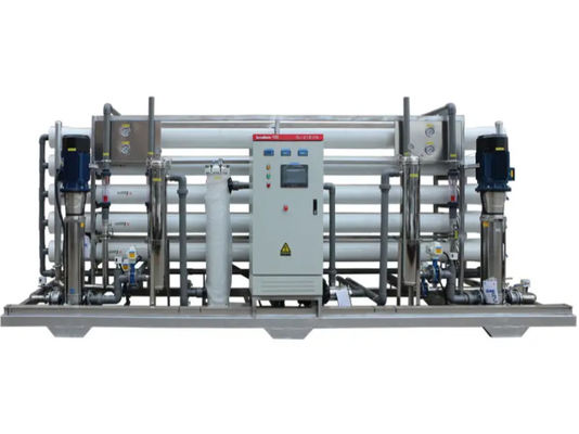 Giá tốt. 150-300 Psi Đánh giá áp suất RO Hệ thống nước muối với Ultrafiltration / Media Filter trước khi xử lý trực tuyến