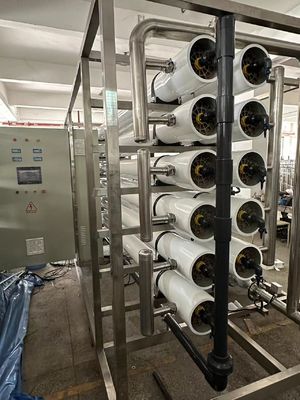 Giá tốt. 5 giai đoạn xử lý nước Hệ thống RO công nghiệp với tỷ lệ phục hồi 50% -65% trực tuyến